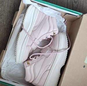PUMA Deva Boot- pink 6.5 in box